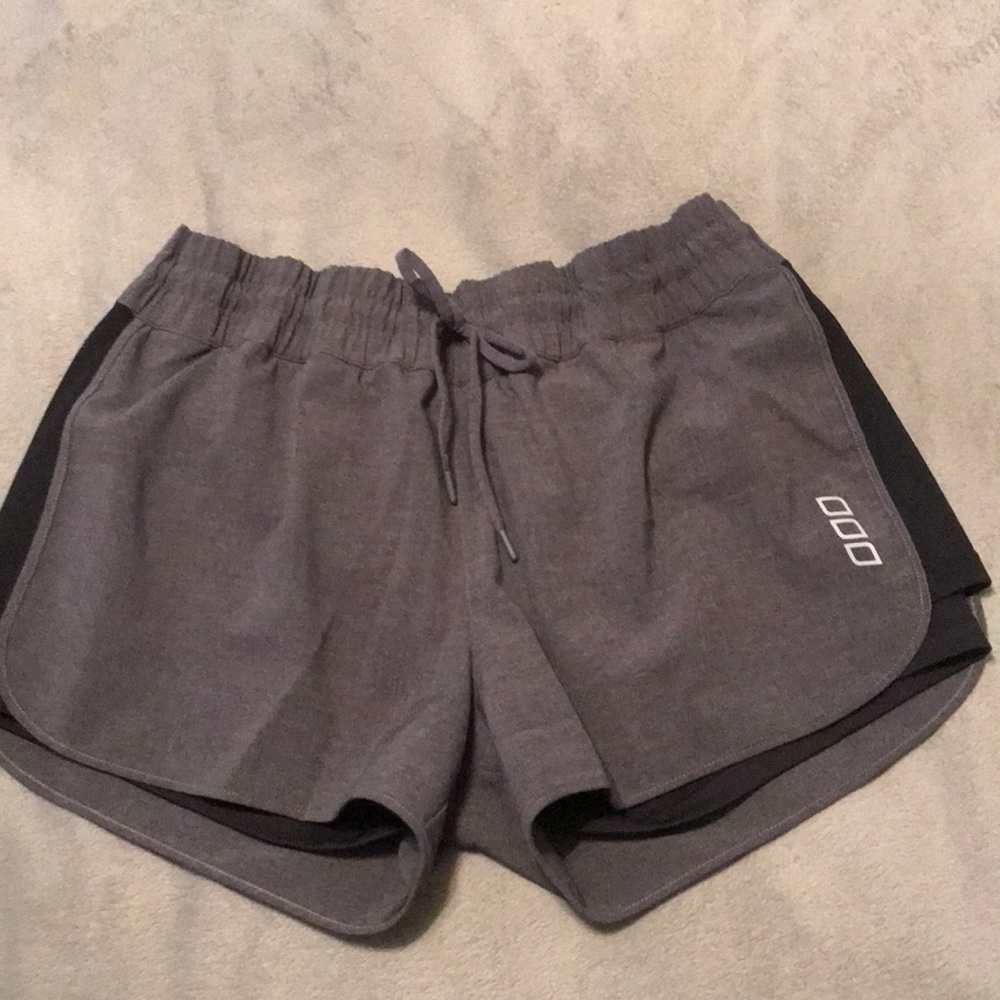 lorna jane athletic shorts